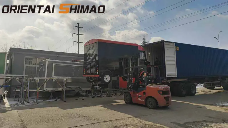 専門的なコンテナ積み込みプロセスにより、シトロエン フード トラックの安全な世界配送が保証されます